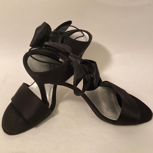 Stuart Weitzman - Black Satin Strappy High Heel Sandals Satin Bow Accent Sz 9.5M - Picture 6 of 12